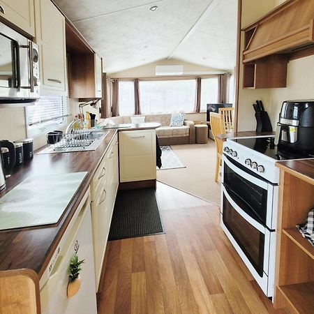 סירנססטר Lakeside Cotswold Holiday Home מראה חיצוני תמונה
