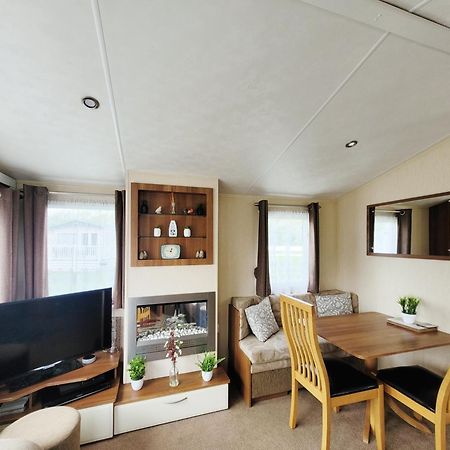 סירנססטר Lakeside Cotswold Holiday Home מראה חיצוני תמונה