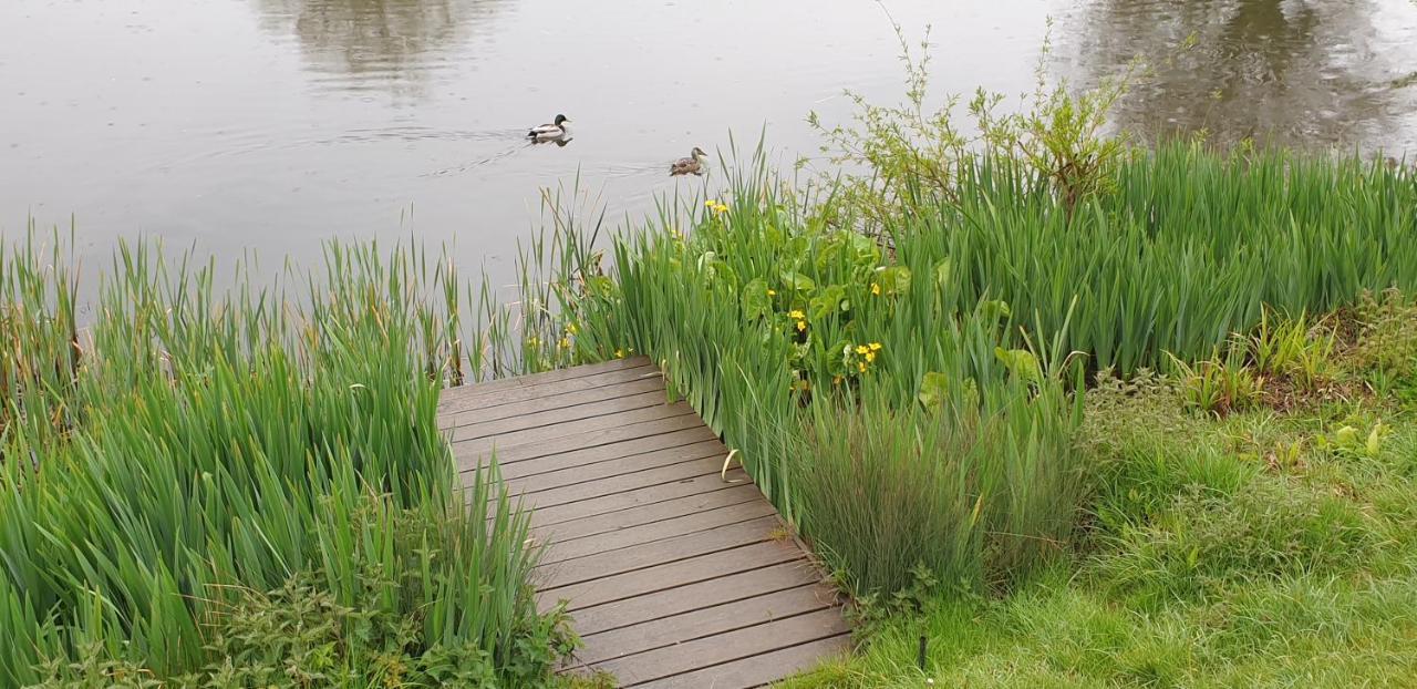 סירנססטר Lakeside Cotswold Holiday Home מראה חיצוני תמונה