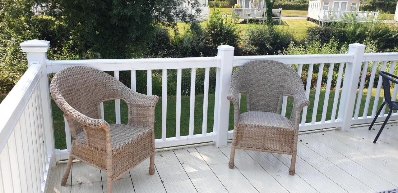 סירנססטר Lakeside Cotswold Holiday Home מראה חיצוני תמונה