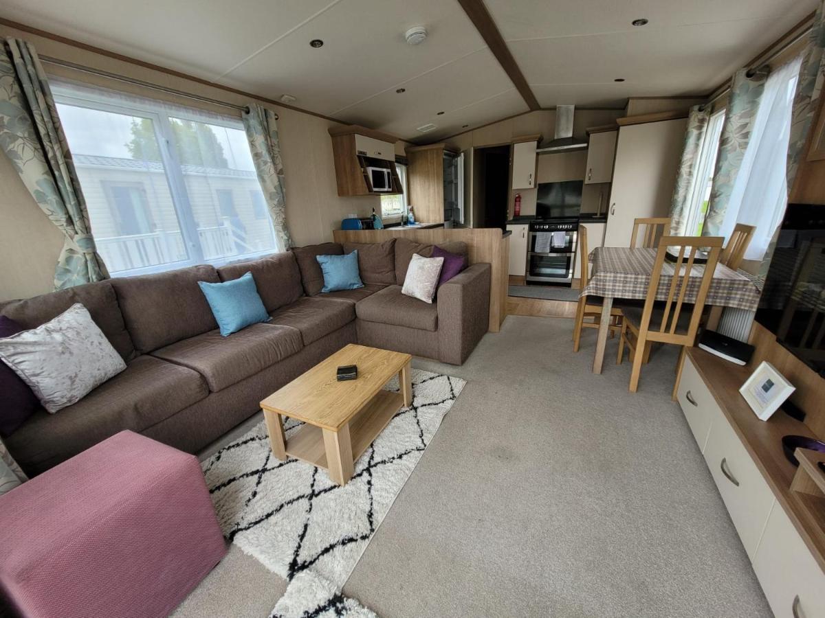 סירנססטר Lakeside Cotswold Holiday Home מראה חיצוני תמונה