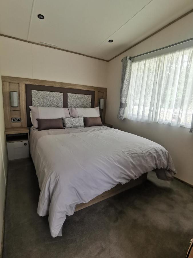 סירנססטר Lakeside Cotswold Holiday Home מראה חיצוני תמונה