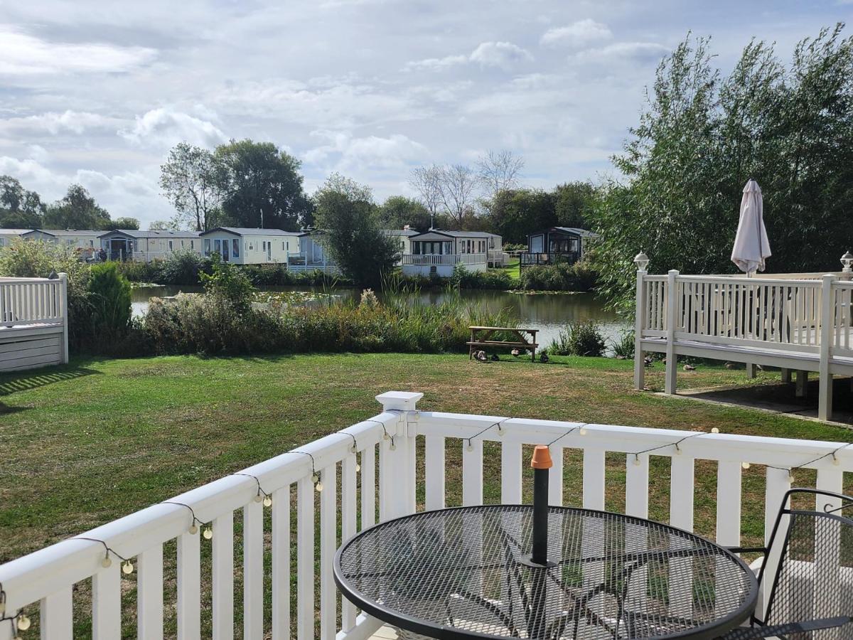 סירנססטר Lakeside Cotswold Holiday Home מראה חיצוני תמונה