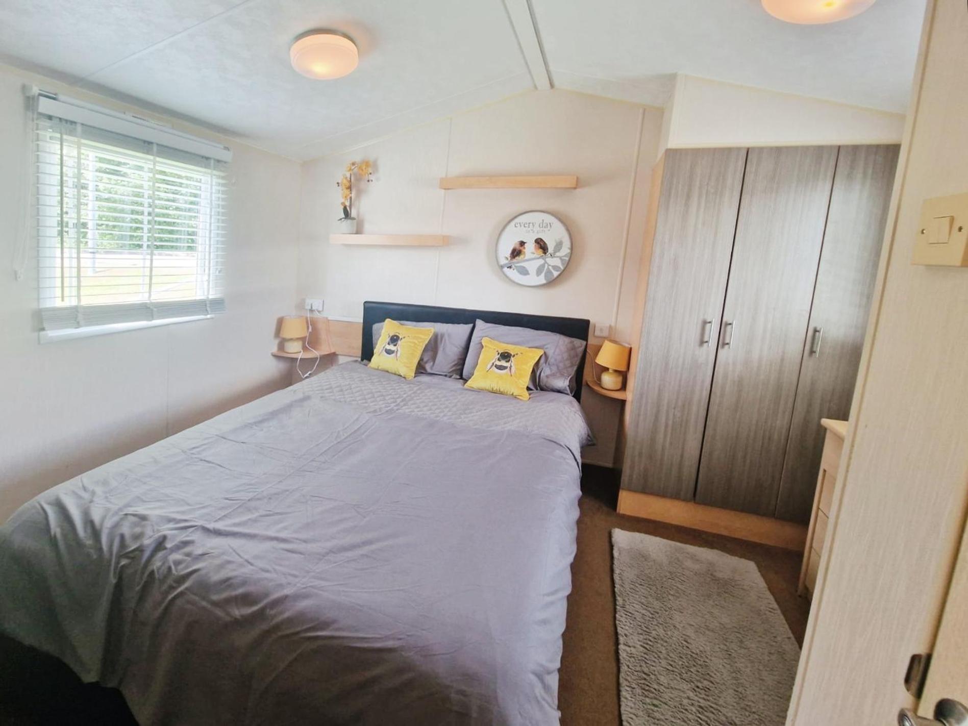 סירנססטר Lakeside Cotswold Holiday Home מראה חיצוני תמונה
